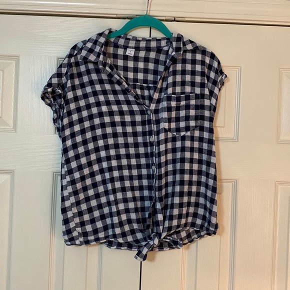 Old Navy Gingham Tie Shirt - Picture 1 of 3
